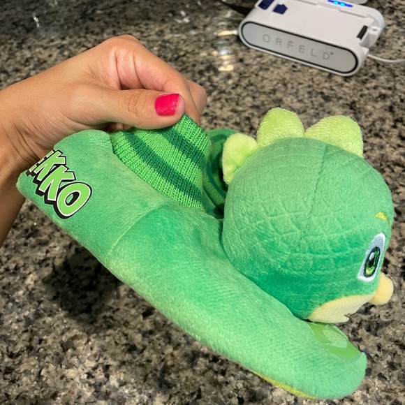 Slippers - Picture 3 of 3